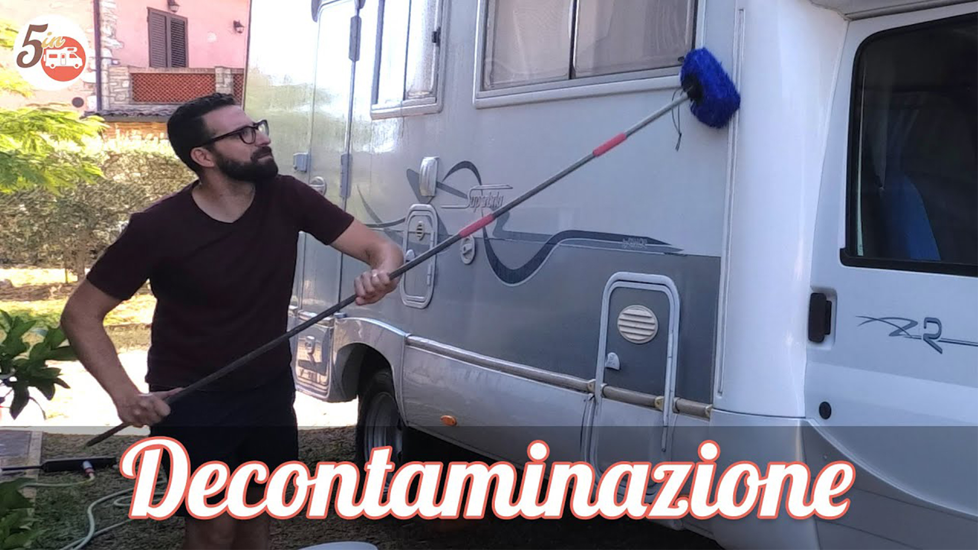 Lavaggio camper: si parte con la decontaminazione